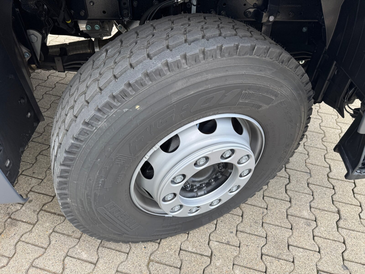 MAN TGS 41.440/480 8x4 BB TGS 41.440/480 8x4 BB, Mulde ca. 16m³ mit hydraulischer Heckklappe, mehrfach VORHANDEN - Camión chasis: foto 3 MAN TGS 41.440/480 8x4 BB TGS 41.440/480 8x4 BB, Mulde ca. 16m³ mit hydraulischer Heckklappe, mehrfach VORHANDEN - Camión chasis: foto 3