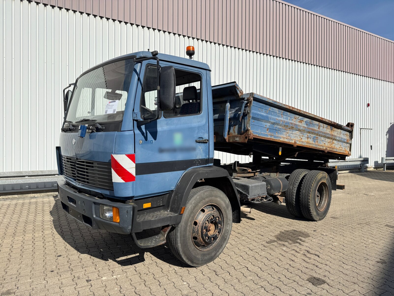 Mercedes-Benz 1314 K 4x2 1314 K 4x2, 6-Zylinder Motor, 2x AHK - Camión volquete: foto 1 Mercedes-Benz 1314 K 4x2 1314 K 4x2, 6-Zylinder Motor, 2x AHK - Camión volquete: foto 1