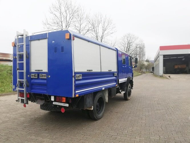 Camión caja cerrada Mercedes-Benz 917 AF 4x4 Doka 917 AF 4x4 Doka: foto 10