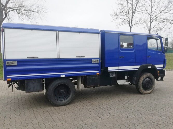 Camión caja cerrada Mercedes-Benz 917 AF 4x4 Doka 917 AF 4x4 Doka: foto 11