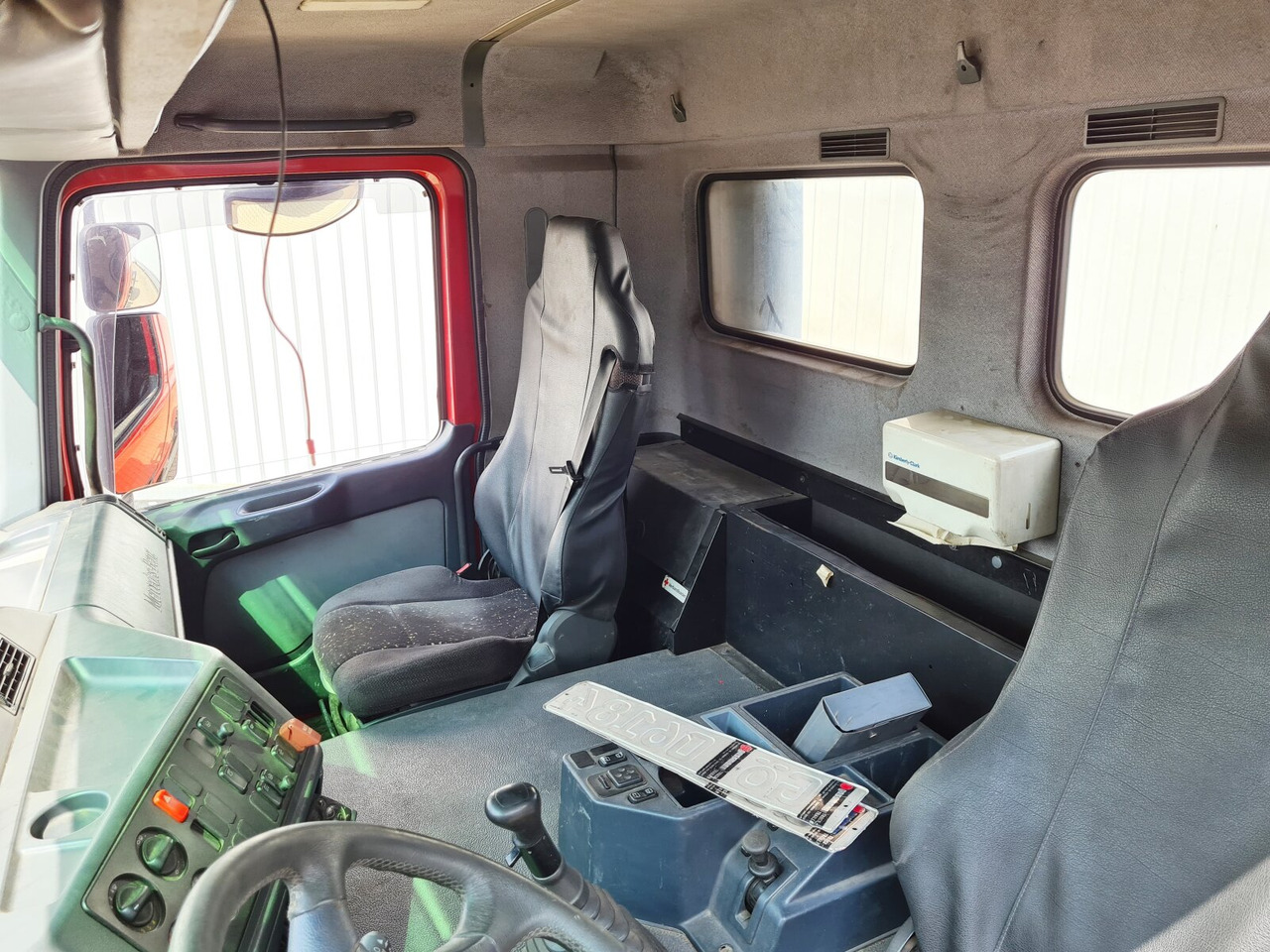 Mercedes-Benz Actros 1835 K 4x2 Actros 1835 K 4x2 - Camión chasis: foto 4 Mercedes-Benz Actros 1835 K 4x2 Actros 1835 K 4x2 - Camión chasis: foto 4