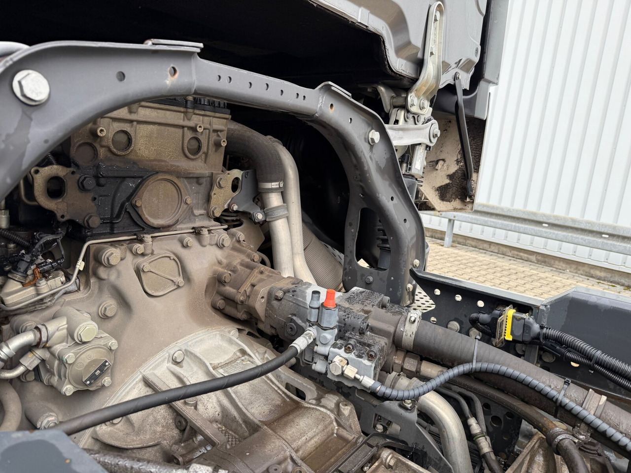 Mercedes-Benz Actros 2552 L 6x2 Actros 2552 L 6x2, Lenk/Lift, Retarder, GigaSpace, LED, Motorabtrieb, Meiller Tectrum, Funk - Camión multibasculante: foto 4 Mercedes-Benz Actros 2552 L 6x2 Actros 2552 L 6x2, Lenk/Lift, Retarder, GigaSpace, LED, Motorabtrieb, Meiller Tectrum, Funk - Camión multibasculante: foto 4