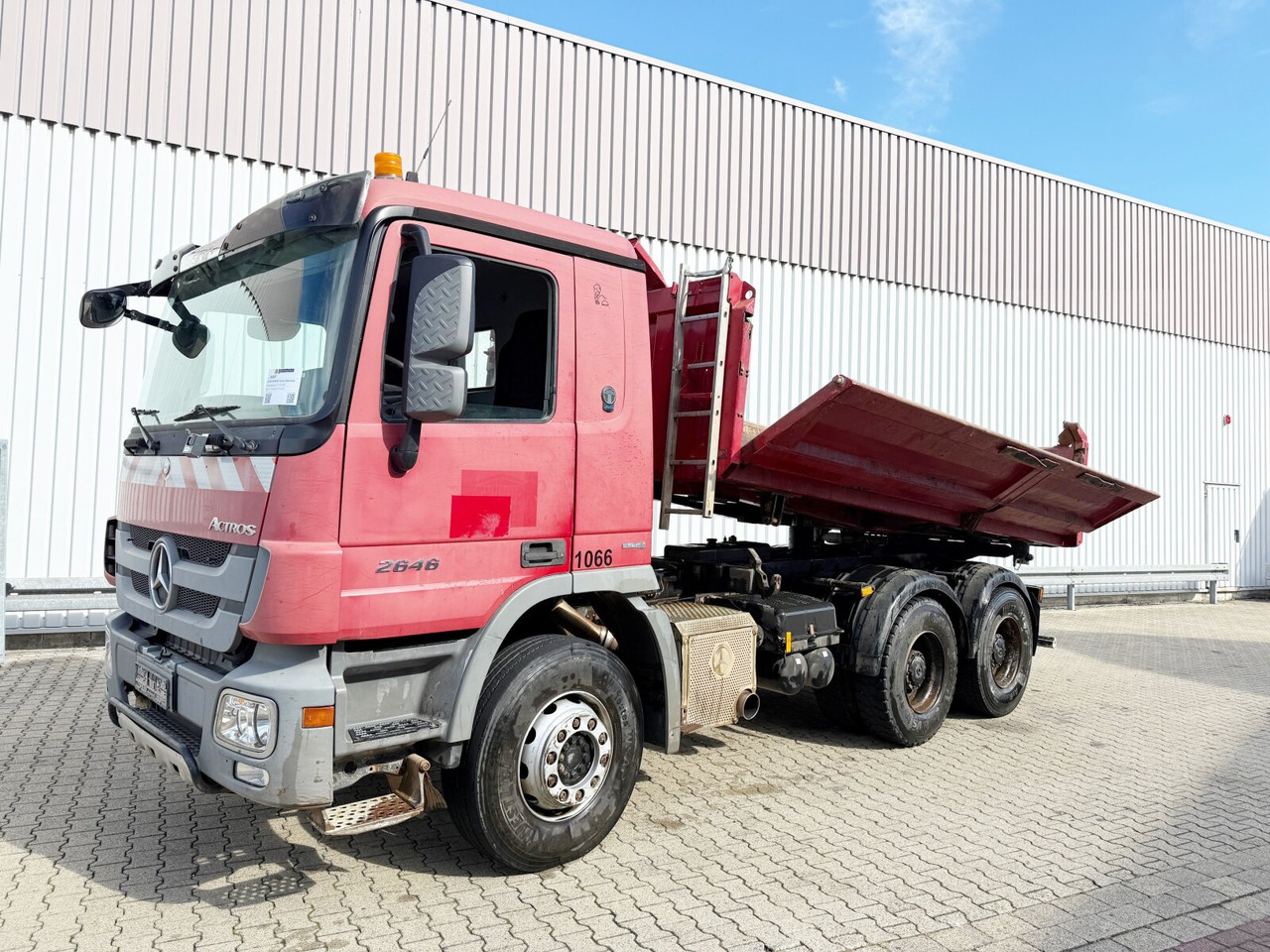 Mercedes-Benz Actros 2646 K 6x4 Actros 2646 K 6x4, Retarder, Bordmatik - Camión volquete: foto 1 Mercedes-Benz Actros 2646 K 6x4 Actros 2646 K 6x4, Retarder, Bordmatik - Camión volquete: foto 1