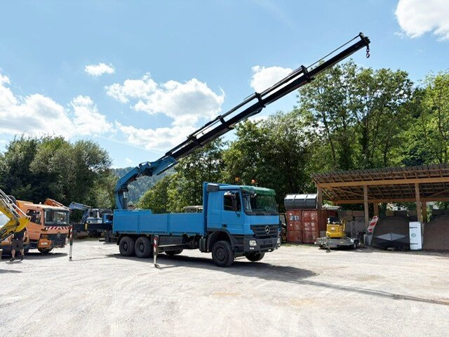 Mercedes-Benz Actros 2741 L 6x4 Actros 2741 L 6x4, Twist-Lock ausz. auf 3m, Heckkran Palfinger PK 42502-D, Funk - Camión caja abierta, Camión grúa: foto 1 Mercedes-Benz Actros 2741 L 6x4 Actros 2741 L 6x4, Twist-Lock ausz. auf 3m, Heckkran Palfinger PK 42502-D, Funk - Camión caja abierta, Camión grúa: foto 1
