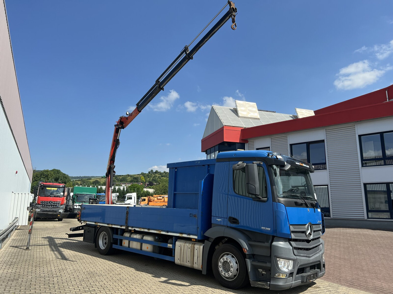 Camión grúa Mercedes-Benz Antos 1836 L 4x2 Antos 1836 L 4x2, Glastransporter, Heckkran Palfinger Pk 12002-EH, Funk: foto 9 Camión grúa Mercedes-Benz Antos 1836 L 4x2 Antos 1836 L 4x2, Glastransporter, Heckkran Palfinger Pk 12002-EH, Funk: foto 9