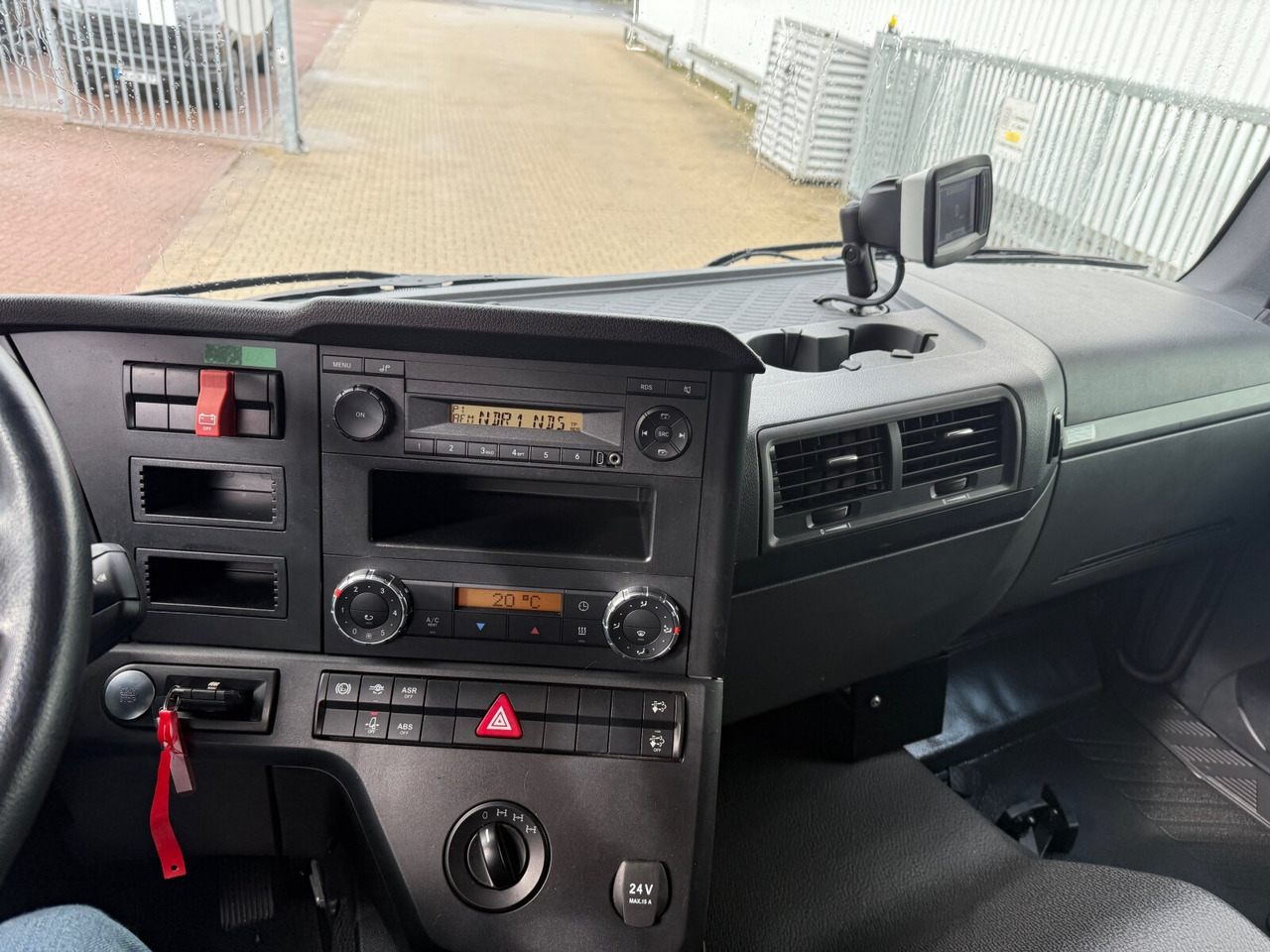 Mercedes-Benz Arocs 1827/30 A 4x4 Arocs 1827/30 A 4x4, mehrfach vorhanden! - Camión chasis: foto 2 Mercedes-Benz Arocs 1827/30 A 4x4 Arocs 1827/30 A 4x4, mehrfach vorhanden! - Camión chasis: foto 2