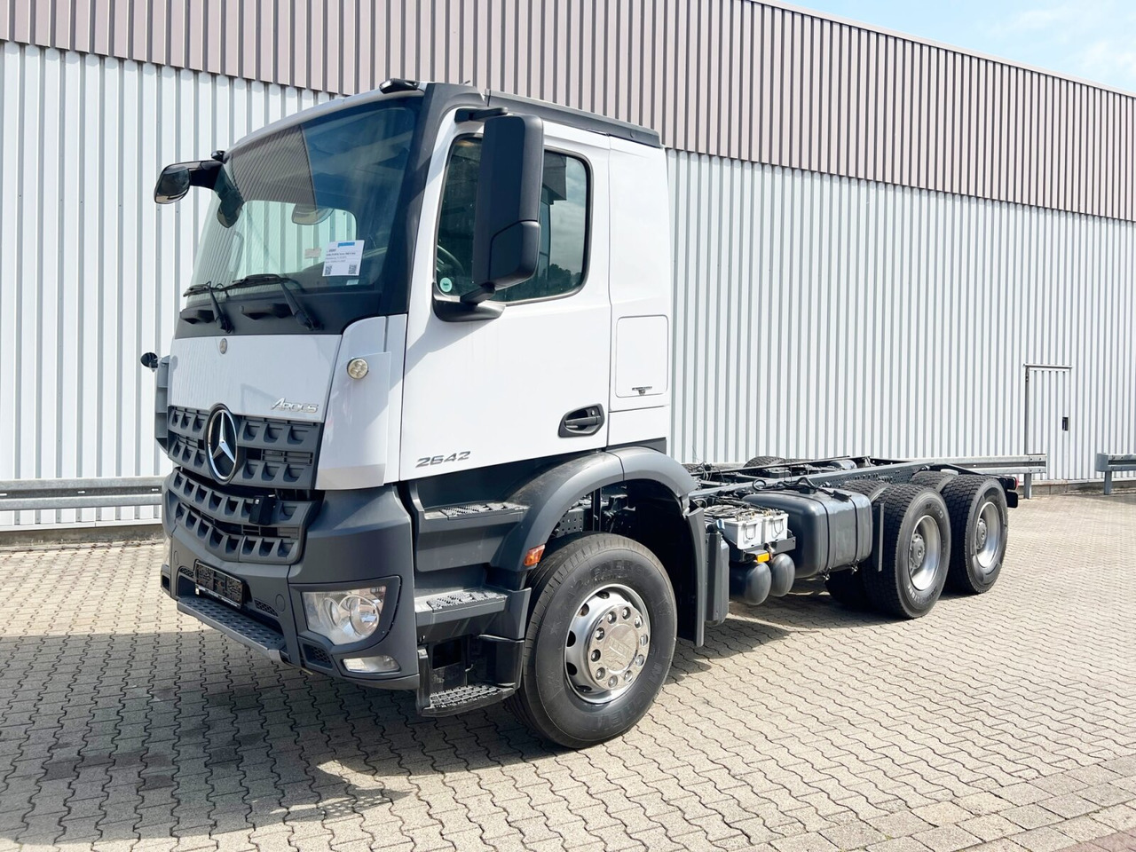 Mercedes-Benz Arocs 2642 K 6x4 Arocs 2642 K 6x4, Retarder, Motorabtrieb - Camión chasis: foto 1 Mercedes-Benz Arocs 2642 K 6x4 Arocs 2642 K 6x4, Retarder, Motorabtrieb - Camión chasis: foto 1