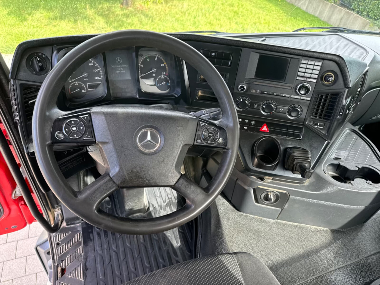 Mercedes-Benz Arocs 2645 K 6x4 Arocs 2645 K 6x4, Retarder, Bordmatik - Camión volquete: foto 2 Mercedes-Benz Arocs 2645 K 6x4 Arocs 2645 K 6x4, Retarder, Bordmatik - Camión volquete: foto 2