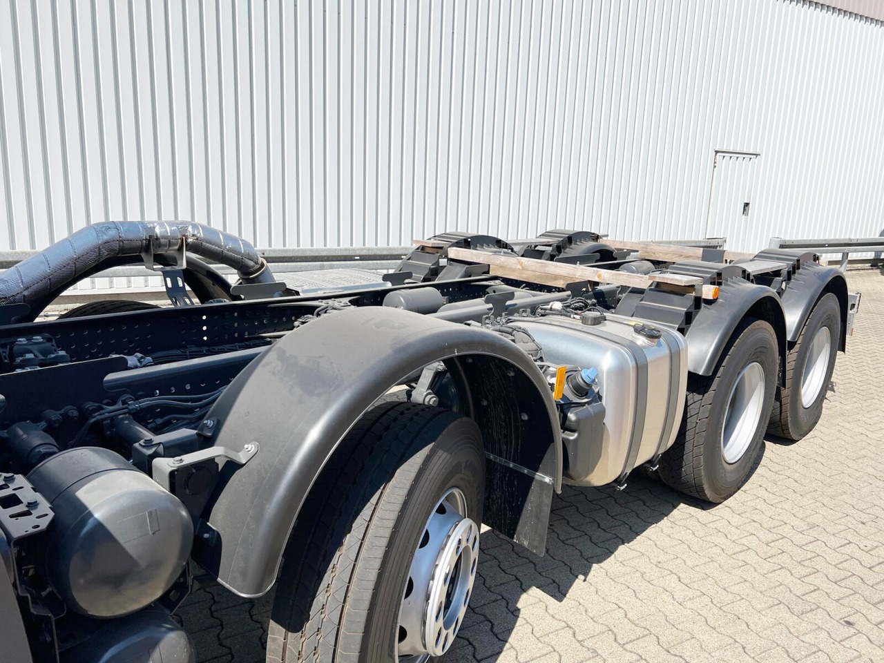 Mercedes-Benz Arocs 3240 8x4 Arocs 3240 8x4, 9/10m³ Mischer - Camión hormigonera: foto 3 Mercedes-Benz Arocs 3240 8x4 Arocs 3240 8x4, 9/10m³ Mischer - Camión hormigonera: foto 3