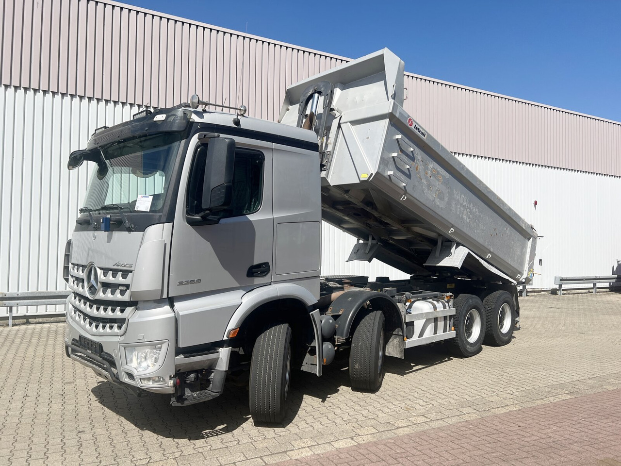 Mercedes-Benz Arocs 3251 LK 8x4/4 Arocs 3251 LK 8x4/4, Retarder, Stahlmulde ca. 15m³, hydr. Heckklappe - Dúmper: foto 1 Mercedes-Benz Arocs 3251 LK 8x4/4 Arocs 3251 LK 8x4/4, Retarder, Stahlmulde ca. 15m³, hydr. Heckklappe - Dúmper: foto 1