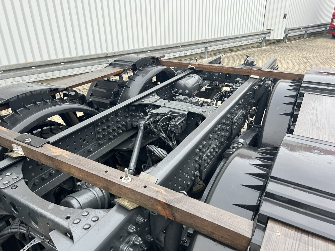 Mercedes-Benz Arocs 3340/46 A 6x6 Arocs 3340/46 A 6x6, Grounder - Camión volquete: foto 4 Mercedes-Benz Arocs 3340/46 A 6x6 Arocs 3340/46 A 6x6, Grounder - Camión volquete: foto 4