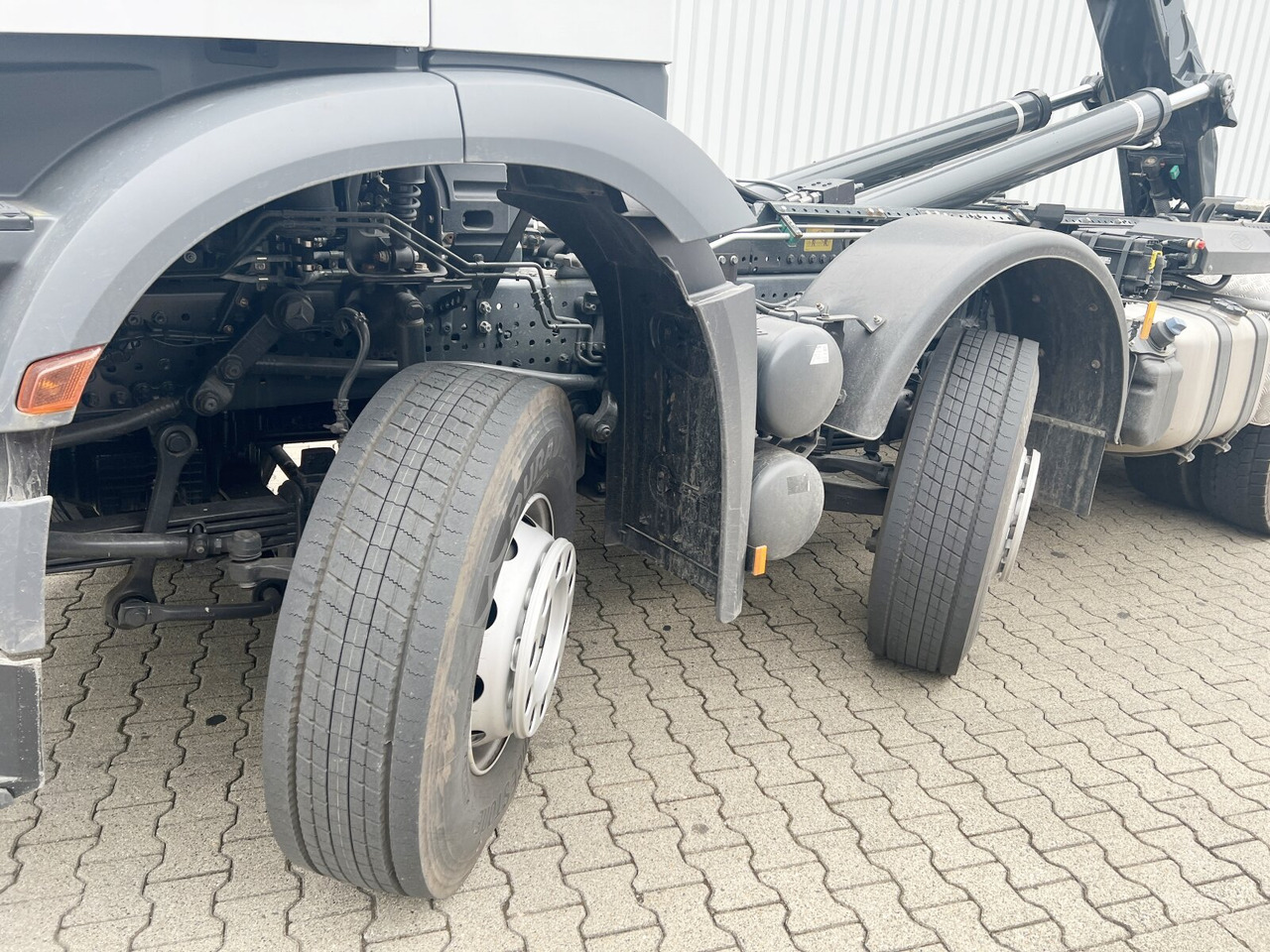 Camión multibasculante Mercedes-Benz Arocs 4142/48 8x4/4 Arocs 4142/48  8x4/4, Grounder, Meiller RS26 62-K, Funk: foto 15