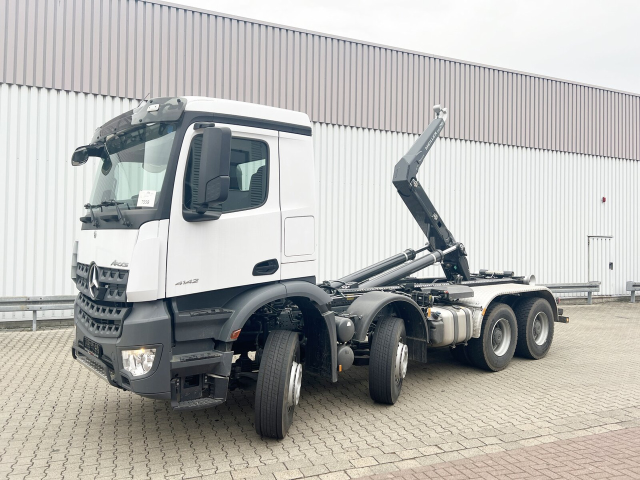 Mercedes-Benz Arocs 4142/48 8x4/4 Arocs 4142/48  8x4/4, Grounder, Meiller RS26 62-K, Funk - Camión multibasculante: foto 1 Mercedes-Benz Arocs 4142/48 8x4/4 Arocs 4142/48  8x4/4, Grounder, Meiller RS26 62-K, Funk - Camión multibasculante: foto 1