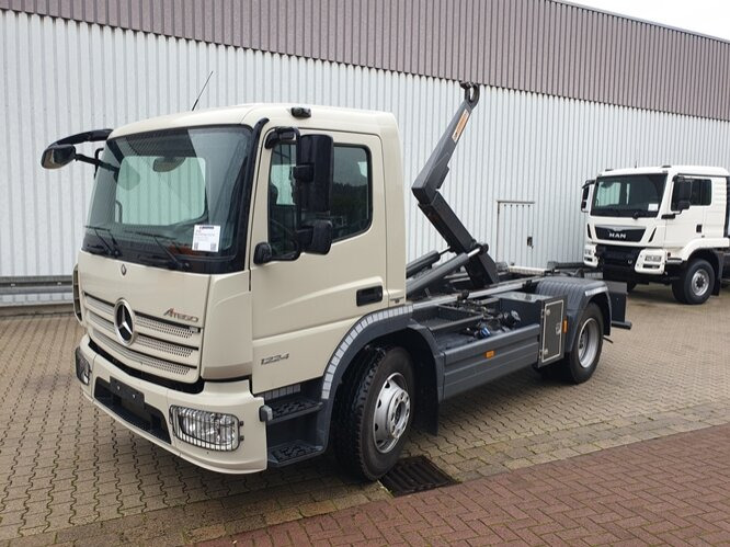 Mercedes-Benz Atego 1224 K 4x2 Atego 1224 K 4x2 - Camión multibasculante: foto 1 Mercedes-Benz Atego 1224 K 4x2 Atego 1224 K 4x2 - Camión multibasculante: foto 1
