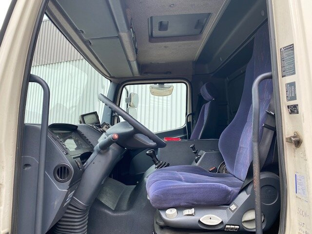 Mercedes-Benz Atego 1323 L 4x2 Atego 1323 L 4x2 Kühlkoffer, Carrier, Trennwand, LBW - Camión frigorífico: foto 4 Mercedes-Benz Atego 1323 L 4x2 Atego 1323 L 4x2 Kühlkoffer, Carrier, Trennwand, LBW - Camión frigorífico: foto 4