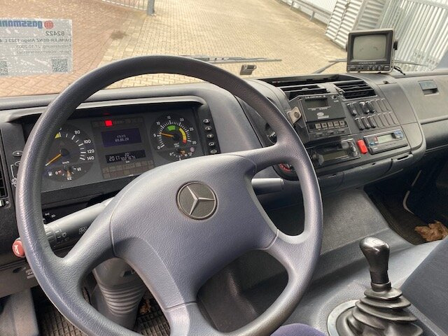 Mercedes-Benz Atego 1323 L 4x2 Atego 1323 L 4x2 Kühlkoffer, Carrier, Trennwand, LBW - Camión frigorífico: foto 5 Mercedes-Benz Atego 1323 L 4x2 Atego 1323 L 4x2 Kühlkoffer, Carrier, Trennwand, LBW - Camión frigorífico: foto 5