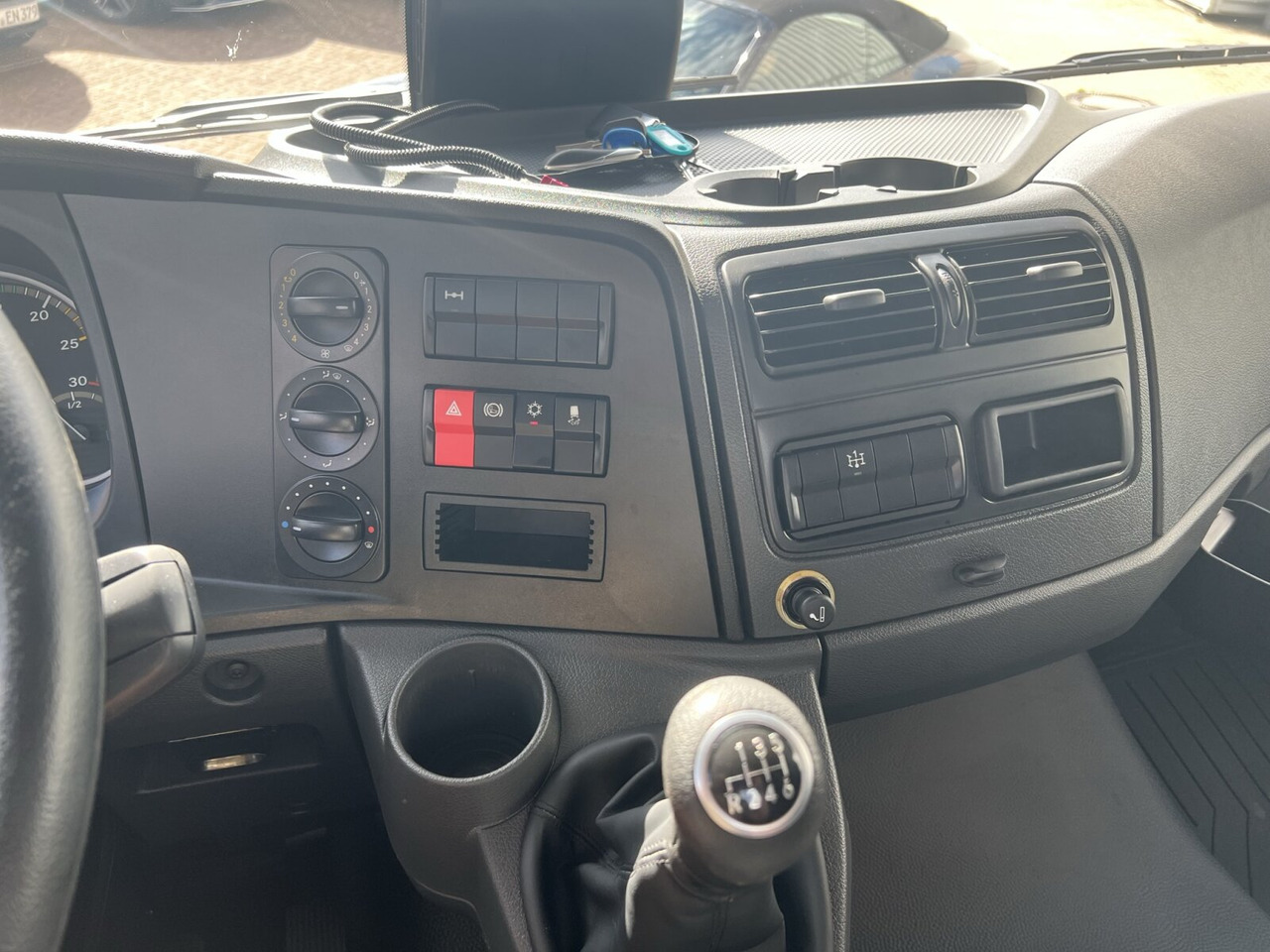 Camión chasis Mercedes-Benz Atego 818/23 K 4x2 Atego 818/23 K 4x2, 2x AHK, 5x VORHANDEN!: foto 7