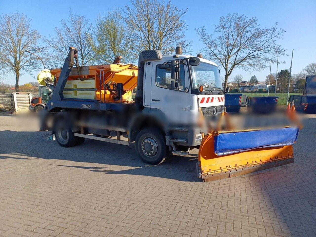 Mercedes-Benz Axor 1824 4x4 Axor 1824 4x4, Tele-Absetzer, Winterdienstausstattung - Camión portacontenedor de cadenas: foto 1 Mercedes-Benz Axor 1824 4x4 Axor 1824 4x4, Tele-Absetzer, Winterdienstausstattung - Camión portacontenedor de cadenas: foto 1