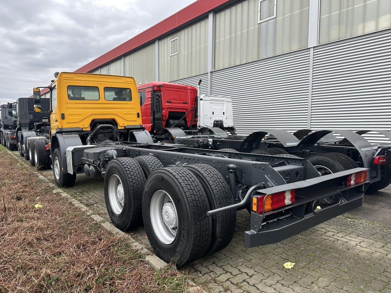 Leasing de Mercedes-Benz Axor 2629 K 6x4 Axor 2629 K 6x4, PTO, Steel, Manual, 6-Zylinder Mercedes-Benz Axor 2629 K 6x4 Axor 2629 K 6x4, PTO, Steel, Manual, 6-Zylinder: foto 10 Leasing de Mercedes-Benz Axor 2629 K 6x4 Axor 2629 K 6x4, PTO, Steel, Manual, 6-Zylinder Mercedes-Benz Axor 2629 K 6x4 Axor 2629 K 6x4, PTO, Steel, Manual, 6-Zylinder: foto 10