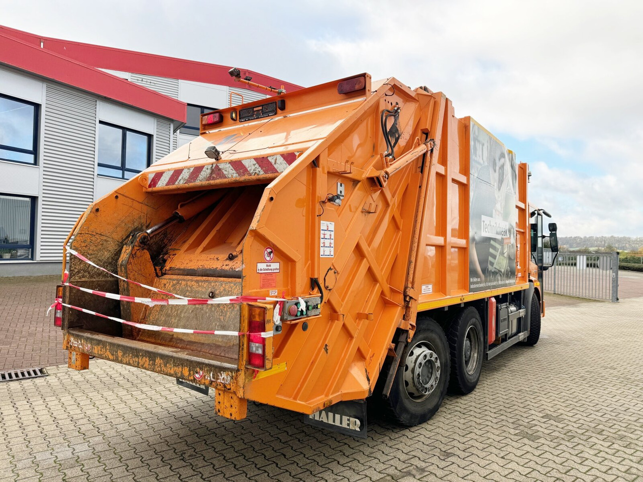 Camión de basura para transporte de basura Mercedes-Benz Econic 2633 LL 6x2/4 NLA Econic 2633 LL 6x2/4 NLA, EEV, Lenkachse, Haller Aufbau: foto 10