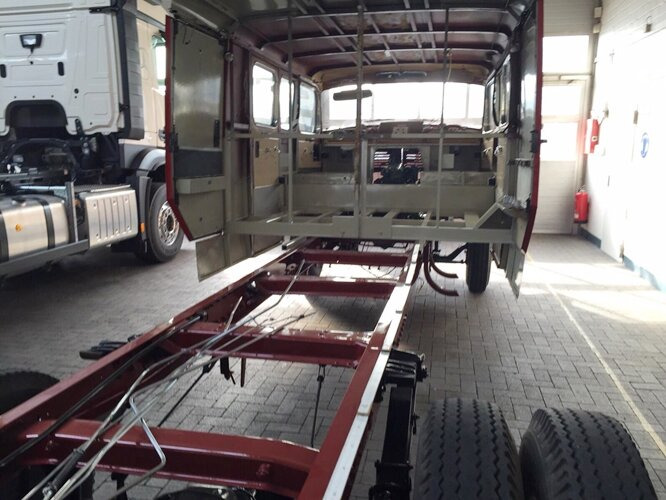 Camión portavehículos Mercedes-Benz - LP710/32 LF16V LP710/32, Autotransporter: foto 10 Camión portavehículos Mercedes-Benz - LP710/32 LF16V LP710/32, Autotransporter: foto 10