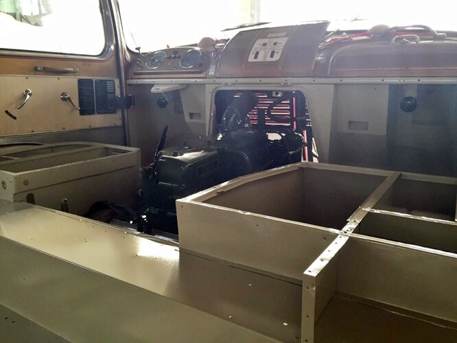 Camión portavehículos Mercedes-Benz - LP710/32 LF16V LP710/32, Autotransporter: foto 12 Camión portavehículos Mercedes-Benz - LP710/32 LF16V LP710/32, Autotransporter: foto 12