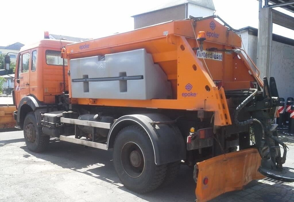 Mercedes-Benz NG 1928 A 4x4 NG 1928 A 4x4, V8-Motor, Winterdienstaustattung - Camión chasis: foto 4 Mercedes-Benz NG 1928 A 4x4 NG 1928 A 4x4, V8-Motor, Winterdienstaustattung - Camión chasis: foto 4