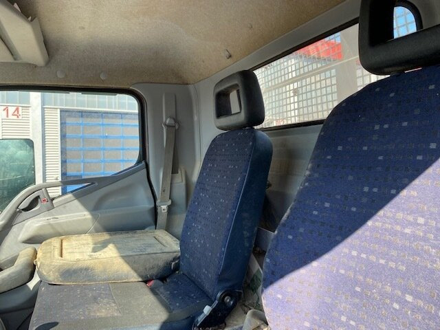 Mitsubishi Canter Fuso 7C15D 4x2 Canter Fuso 7C15D 4x2, Wasserschaden! - Camión volquete: foto 3 Mitsubishi Canter Fuso 7C15D 4x2 Canter Fuso 7C15D 4x2, Wasserschaden! - Camión volquete: foto 3