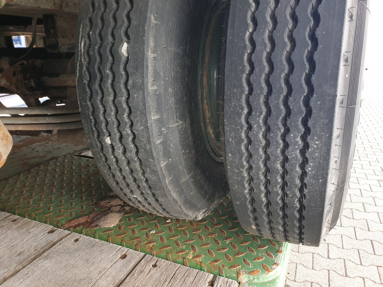 P 528/803-01 BLUMHARDT P 528/803-01, 3-Achs Satteltieflader, Ex- - Semirremolque góndola rebajadas: foto 5 P 528/803-01 BLUMHARDT P 528/803-01, 3-Achs Satteltieflader, Ex- - Semirremolque góndola rebajadas: foto 5