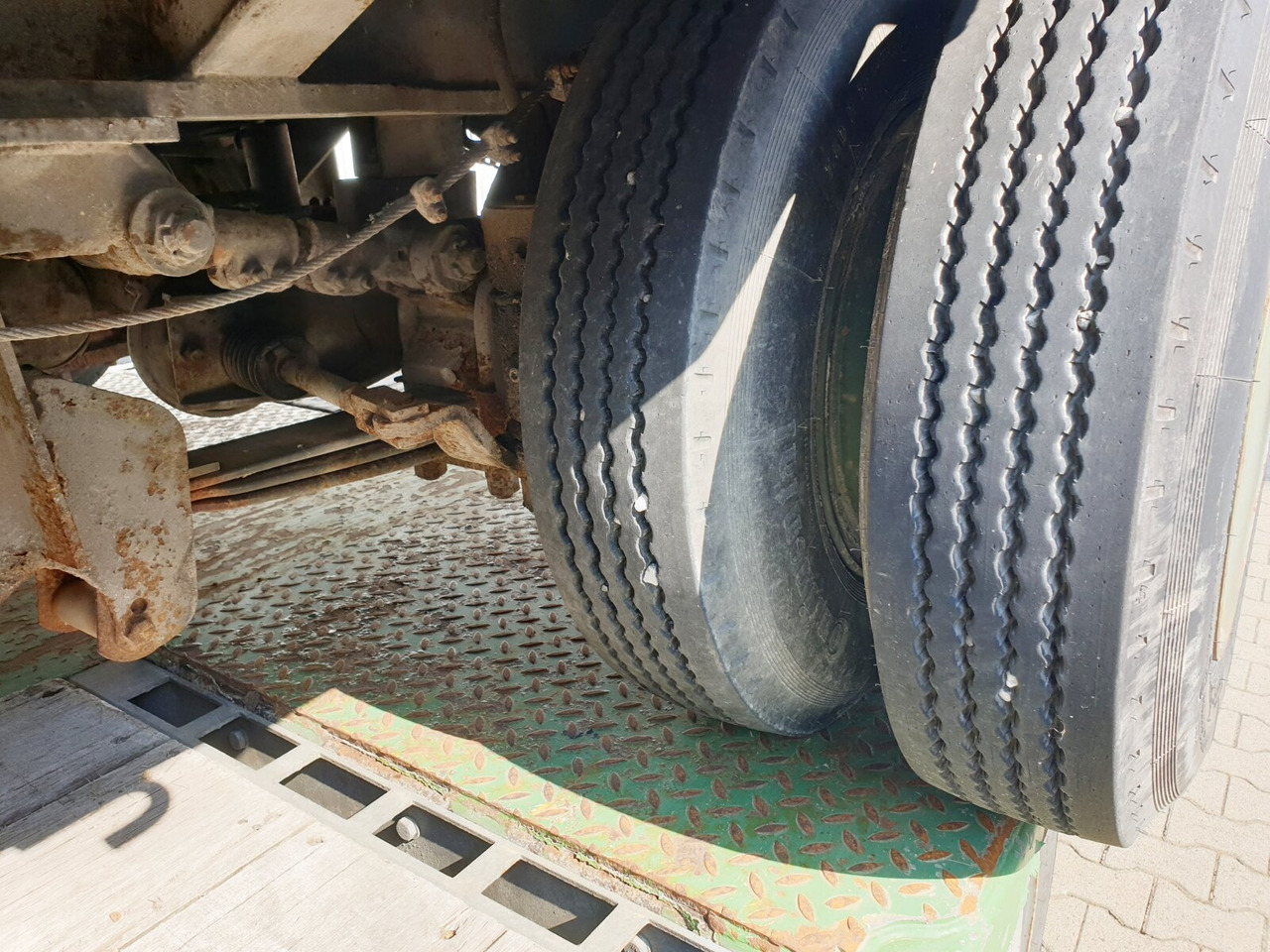 P 528/803-01 BLUMHARDT P 528/803-01, 3-Achs Satteltieflader, Ex- - Semirremolque góndola rebajadas: foto 2 P 528/803-01 BLUMHARDT P 528/803-01, 3-Achs Satteltieflader, Ex- - Semirremolque góndola rebajadas: foto 2