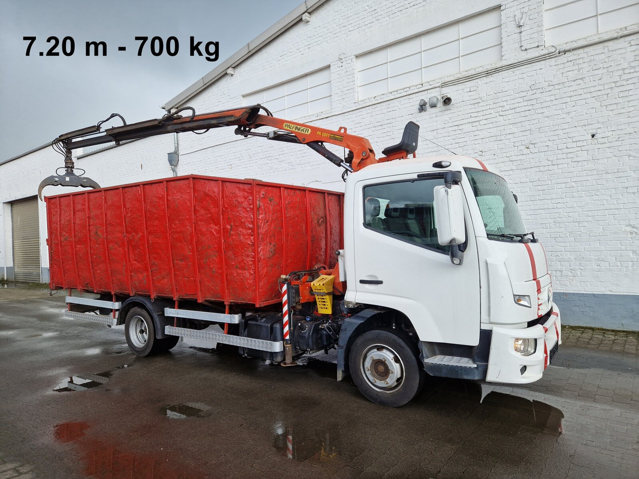 Renault D 180.75 4x2 D 180.75 4x2 mit Kran Palfinger PK6001 - Camión grúa, Camión caja cerrada: foto 1 Renault D 180.75 4x2 D 180.75 4x2 mit Kran Palfinger PK6001 - Camión grúa, Camión caja cerrada: foto 1