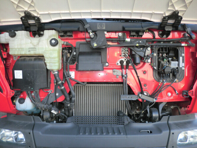 Camión caja cerrada Renault Midlum 220 DXi 4x2: foto 14