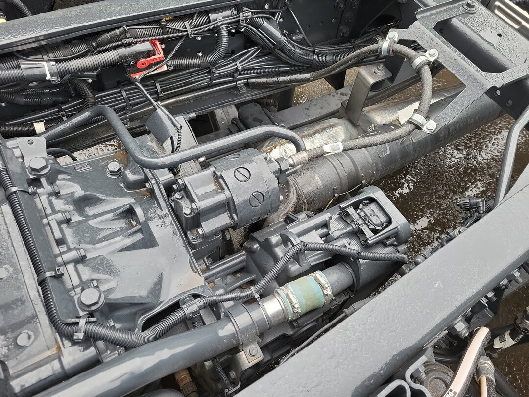 T-Way AT410T51/58 8x4 T-Way AT410T51/58 8x4, Retarder, 4x VORHANDEN! - Camión multibasculante: foto 5 T-Way AT410T51/58 8x4 T-Way AT410T51/58 8x4, Retarder, 4x VORHANDEN! - Camión multibasculante: foto 5