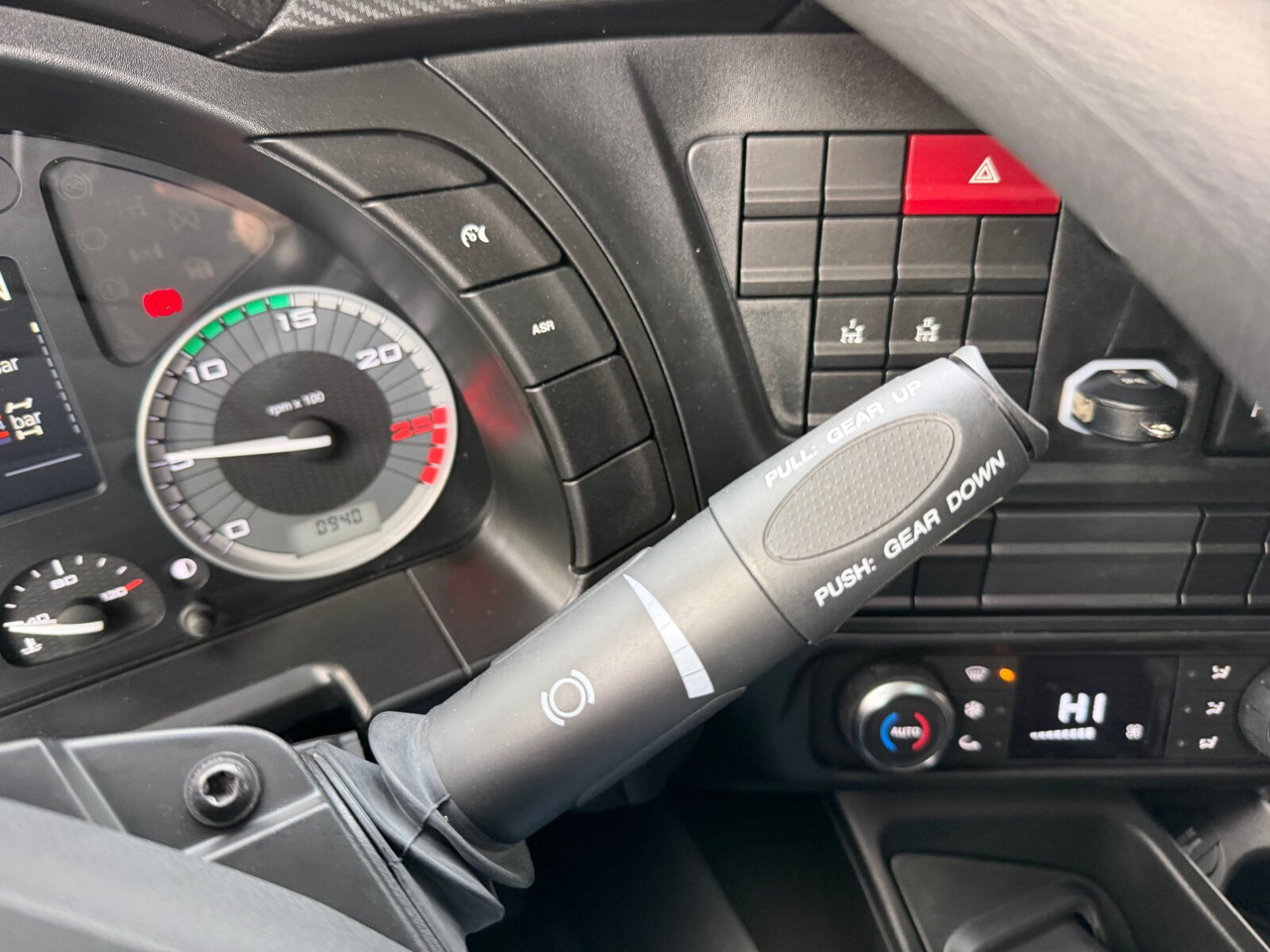 T-Way AT410T51/58 8x4 T-Way AT410T51/58 8x4, Retarder, 4x VORHANDEN! - Camión volquete: foto 5 T-Way AT410T51/58 8x4 T-Way AT410T51/58 8x4, Retarder, 4x VORHANDEN! - Camión volquete: foto 5