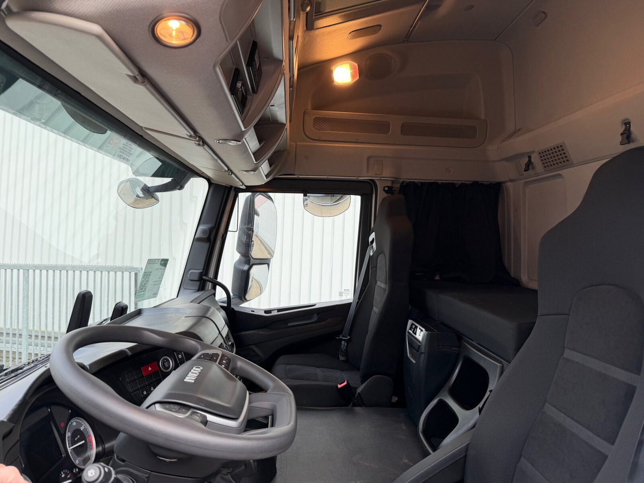 T-Way AT410T51 8x4 T-Way AT410T51 8x4, Retarder, Nebenantrieb, 4x VORHANDEN! - Camión chasis: foto 2 T-Way AT410T51 8x4 T-Way AT410T51 8x4, Retarder, Nebenantrieb, 4x VORHANDEN! - Camión chasis: foto 2