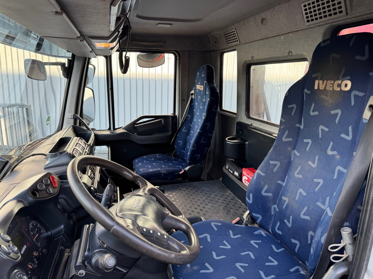 Trakker AD260T36W 6x6 Trakker AD260T36W 6x6 - Camión volquete: foto 2 Trakker AD260T36W 6x6 Trakker AD260T36W 6x6 - Camión volquete: foto 2