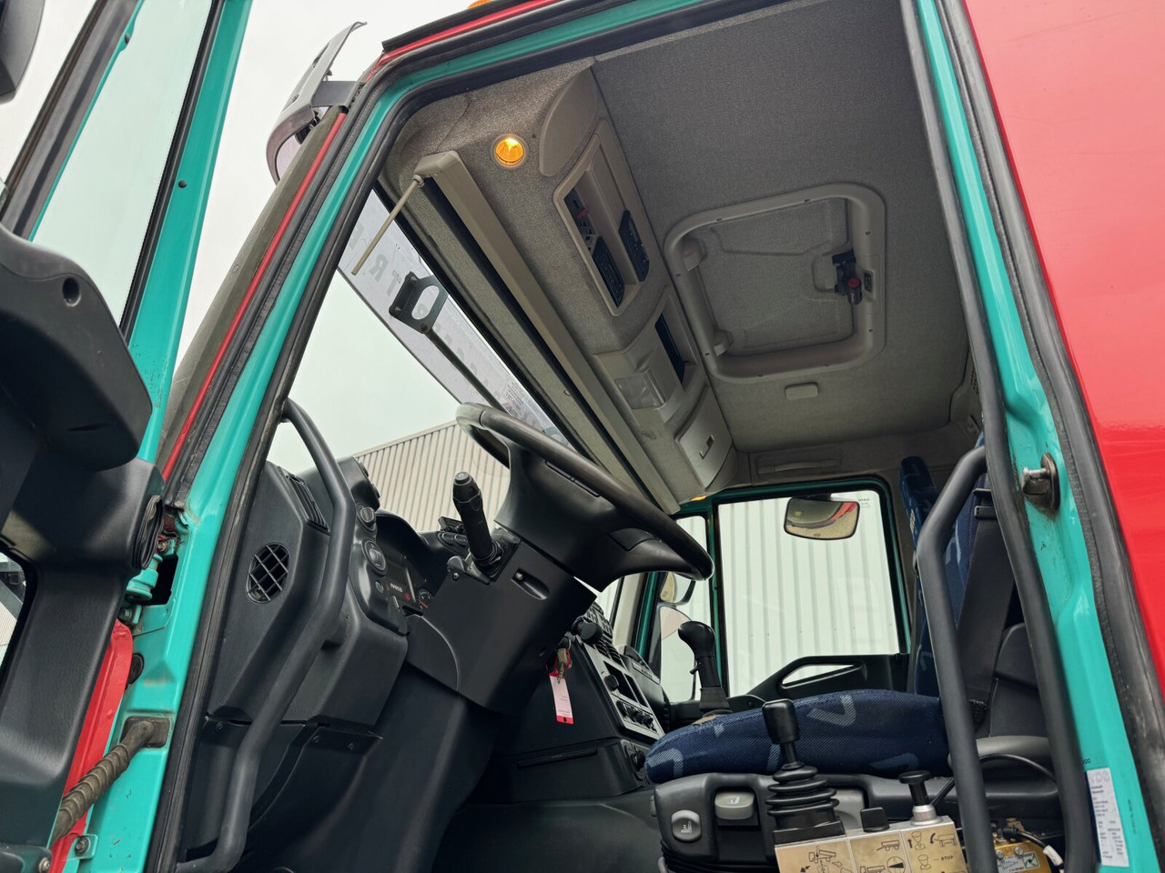 Trakker AD260T45W 6x6 Trakker AD260T45W 6x6, Bordmatik - Camión volquete: foto 3 Trakker AD260T45W 6x6 Trakker AD260T45W 6x6, Bordmatik - Camión volquete: foto 3