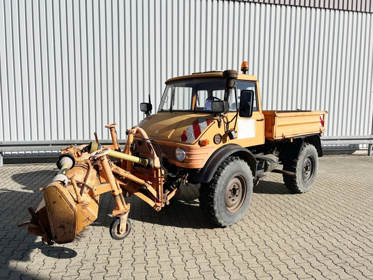 Unimog U84 406 4x4 U84 406 4x4, Kommunalhydraulik, Zapfwelle vorn & hinten, EX-Kommune - Camión volquete, Vehículo municipal: foto 1 Unimog U84 406 4x4 U84 406 4x4, Kommunalhydraulik, Zapfwelle vorn & hinten, EX-Kommune - Camión volquete, Vehículo municipal: foto 1
