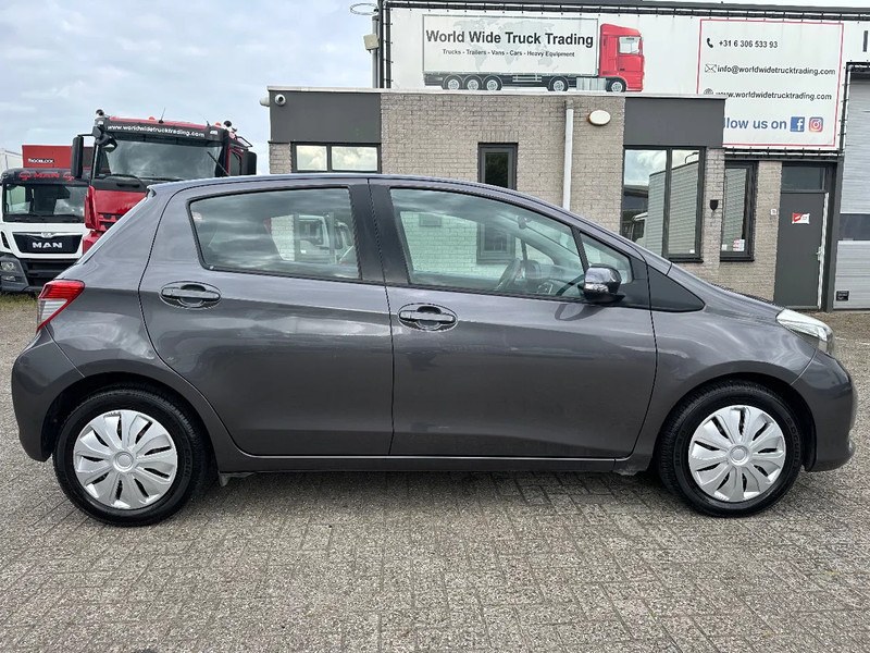 Toyota Yaris 1.4 D + NAVI + AIRCO + REAR CAMERA + APK / TUV + MARGE - Hatchback: foto 5 Toyota Yaris 1.4 D + NAVI + AIRCO + REAR CAMERA + APK / TUV + MARGE - Hatchback: foto 5