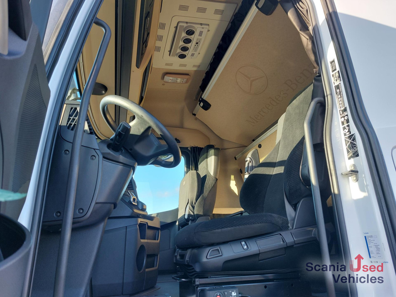 MERCEDES-BENZ 1845L Plane/Edscha NUR KOMPLETT m. ANH.!!! - Camión lona: foto 4 MERCEDES-BENZ 1845L Plane/Edscha NUR KOMPLETT m. ANH.!!! - Camión lona: foto 4