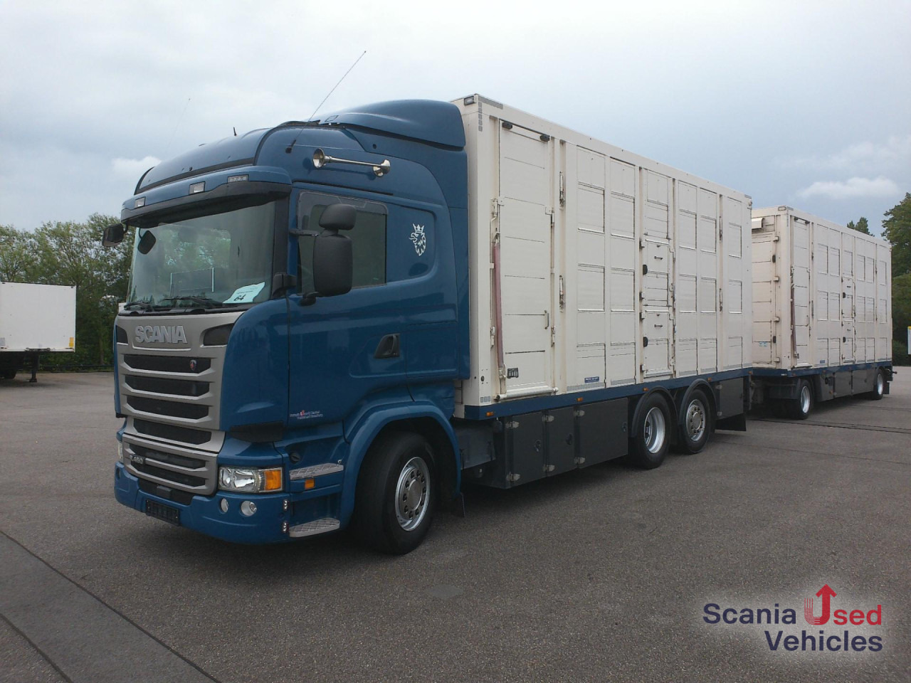 SCANIA R 450 LB6x2*4MNA - Camión para caballos: foto 1 SCANIA R 450 LB6x2*4MNA - Camión para caballos: foto 1