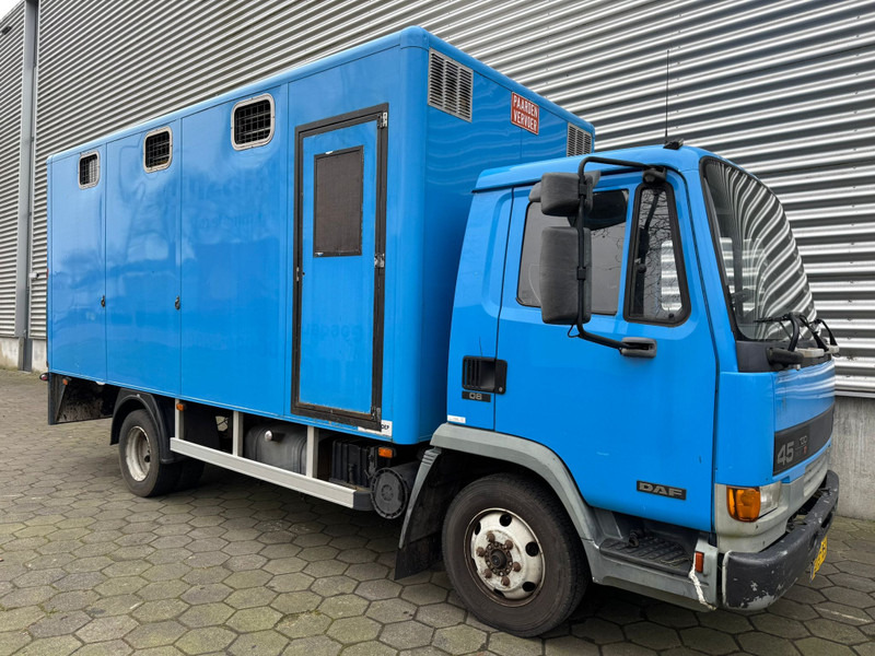 DAF LF45.130 / Horse Truck / 6 Cilinder / Manual Gearbox / Euro 2 / NL Trucks - Camión transporte de ganado: foto 2 DAF LF45.130 / Horse Truck / 6 Cilinder / Manual Gearbox / Euro 2 / NL Trucks - Camión transporte de ganado: foto 2