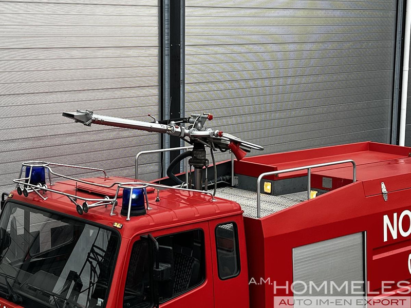 Mercedes-Benz 1831 AK 4x4 - Camión de bomberos: foto 4 Mercedes-Benz 1831 AK 4x4 - Camión de bomberos: foto 4