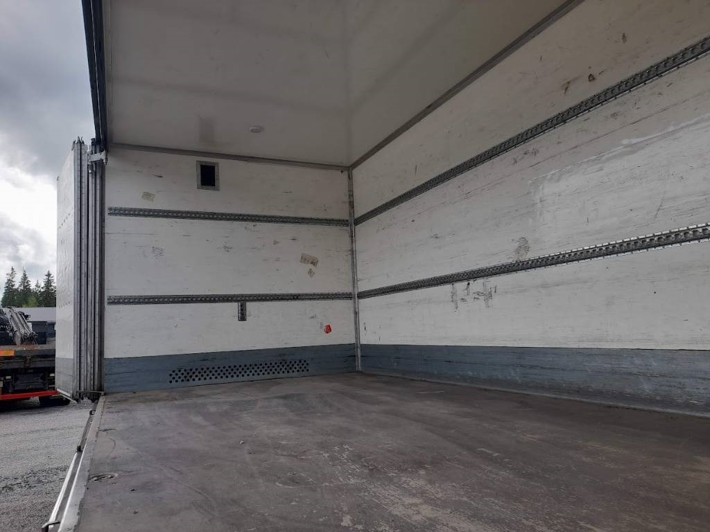 Camión frigorífico Mercedes-Benz Atego 918: foto 8