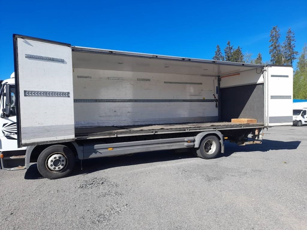 Mercedes-Benz Atego  - Camión caja cerrada: foto 1 Mercedes-Benz Atego  - Camión caja cerrada: foto 1
