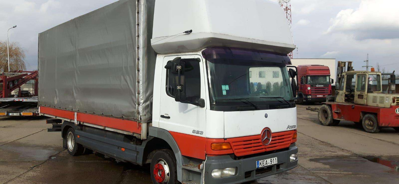 Mercedes-Benz 823 - Camión lona: foto 2 Mercedes-Benz 823 - Camión lona: foto 2