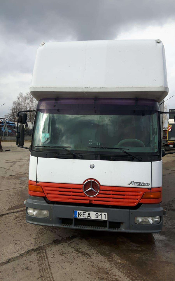 Mercedes-Benz 823 - Camión lona: foto 3 Mercedes-Benz 823 - Camión lona: foto 3