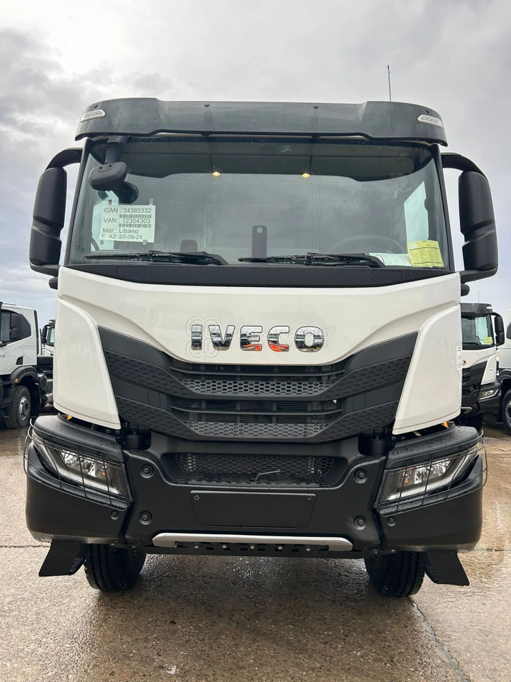 Iveco T-WAY AT380T43H 6x4 R20 Tyres Chassis - Barcelona Stock - Camión chasis: foto 1 Iveco T-WAY AT380T43H 6x4 R20 Tyres Chassis - Barcelona Stock - Camión chasis: foto 1