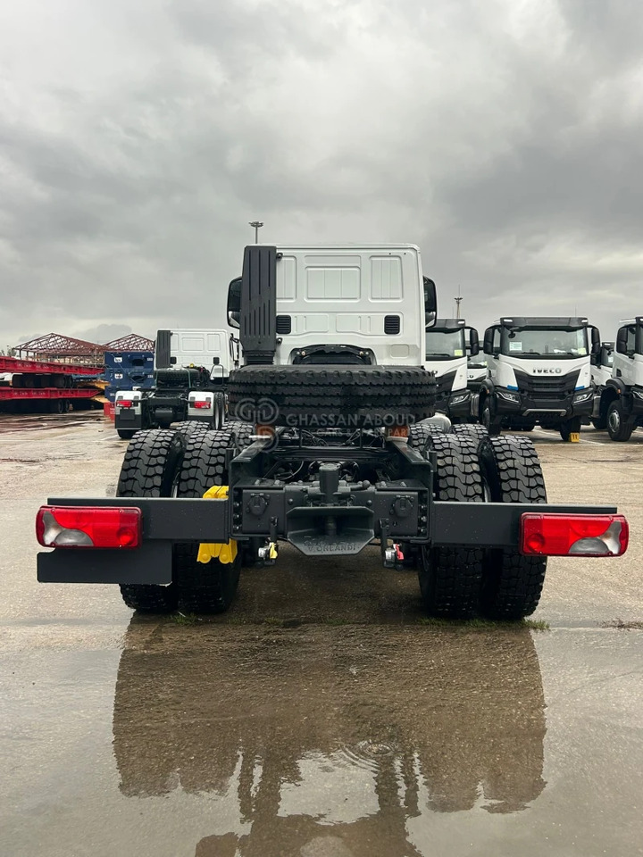 Iveco T-WAY AT380T43H 6x4 R20 Tyres Chassis - Barcelona Stock - Camión chasis: foto 4 Iveco T-WAY AT380T43H 6x4 R20 Tyres Chassis - Barcelona Stock - Camión chasis: foto 4