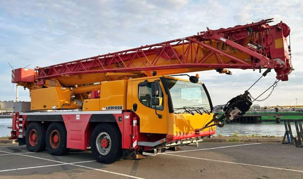 Liebherr LTM 1050-3.1 - Grúa todo terreno: foto 1 Liebherr LTM 1050-3.1 - Grúa todo terreno: foto 1